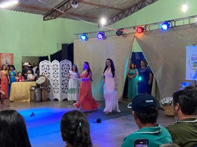 ParÃ³quia Imaculada ConceiÃ§Ã£o do Porto Barreiro realizou a escolha da Princesa do Leite e Cowboy Estiloso